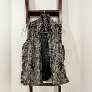 Womens Faux fur vest size S